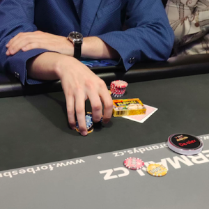 Nejveselejší card protektory na pokerových turnajích