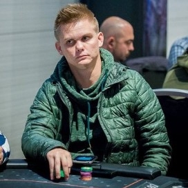 Card Casino Bratislava: V dopláceném Main Eventu vede 15 Čechů do druhého dne Tomáš Kolařík