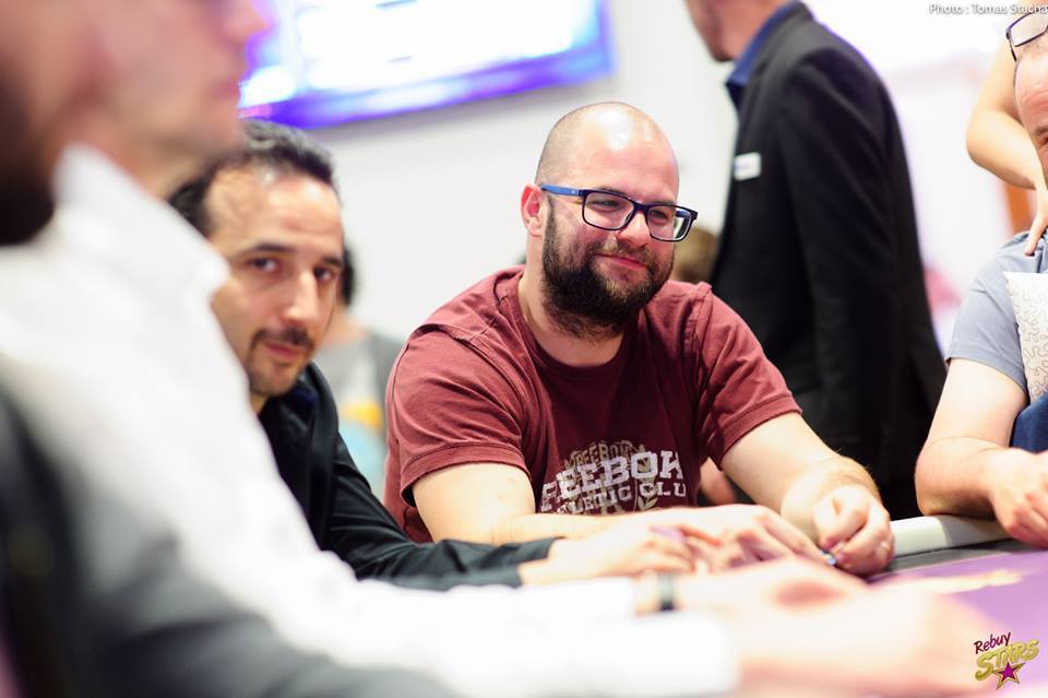 Vlažný český začátek MPN Poker Tour - v Savarinu postoupili pouze Šnejberg s Kubou