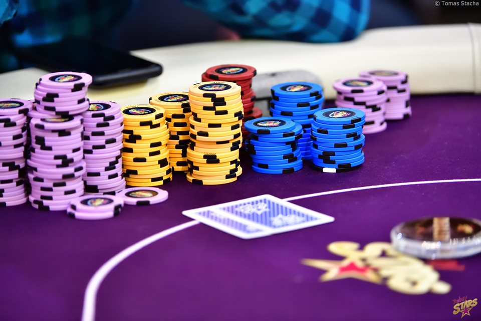 ŽIVĚ: Sledujte přímý přenos finále pražského MPN Poker Tour Main Eventu