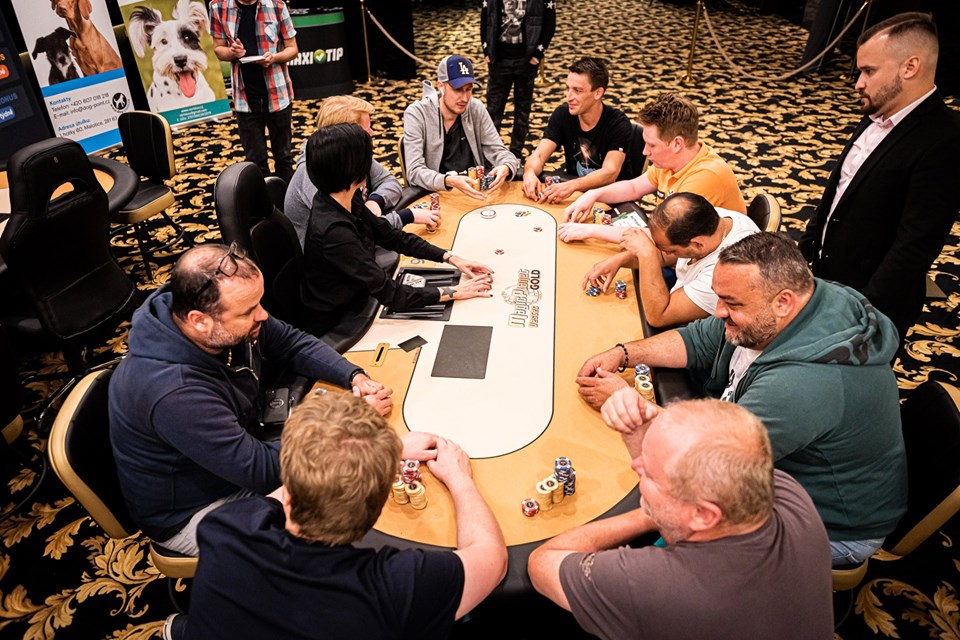 Připomeňte si záznam finále vestecké MaxiTip Poker Tour