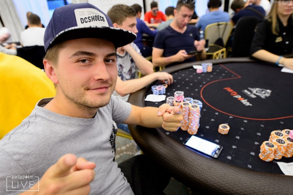 Druhý den partypoker Millions Vegas i se Skleničkou a Kubaliakem