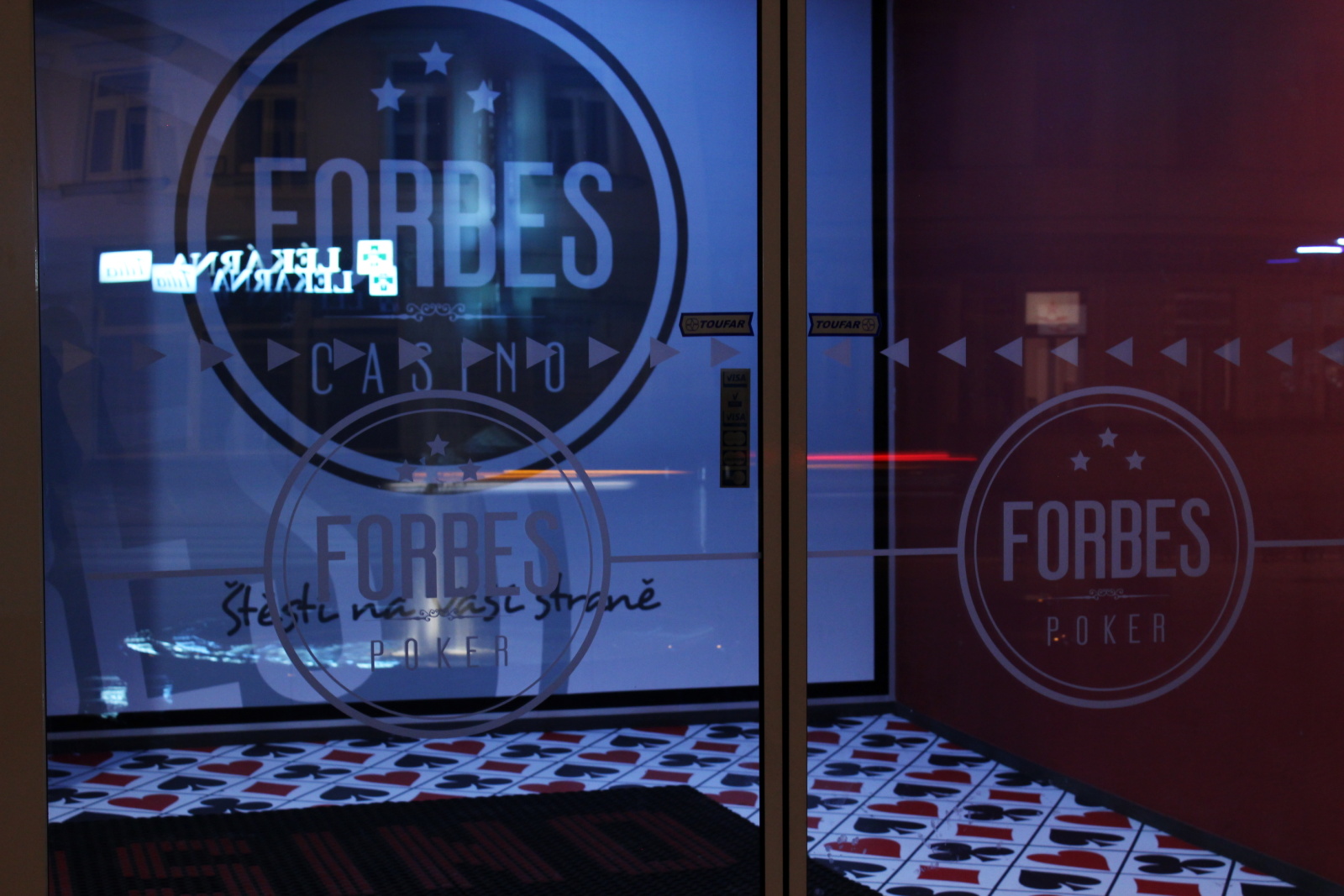 Forbes Pokerman Tour si bere pauzu, všechna kasina v ČR jsou uzavřena