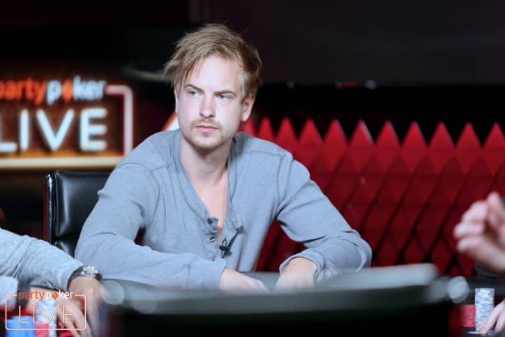 Co zrovna dělají Blom či Bonomo? Crushují turnaje Super High Roller Bowl Online