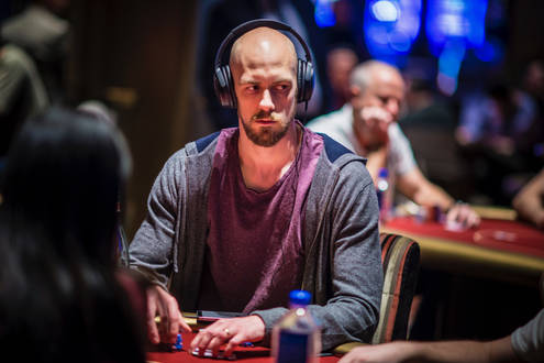 Poker má staronového krále. Stephen Chidwick vystřídal v čele GPI Američana Foxena