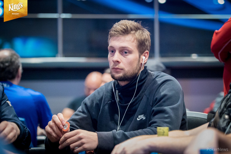 K titulu měli nejblíže Jantoš a Chochola, lídrem finále WCOOP Main Eventu Mulder