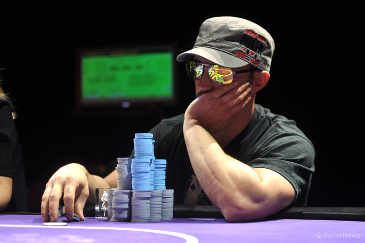 Jasným lídrem americké části WSOP Main Eventu Joseph Hebert