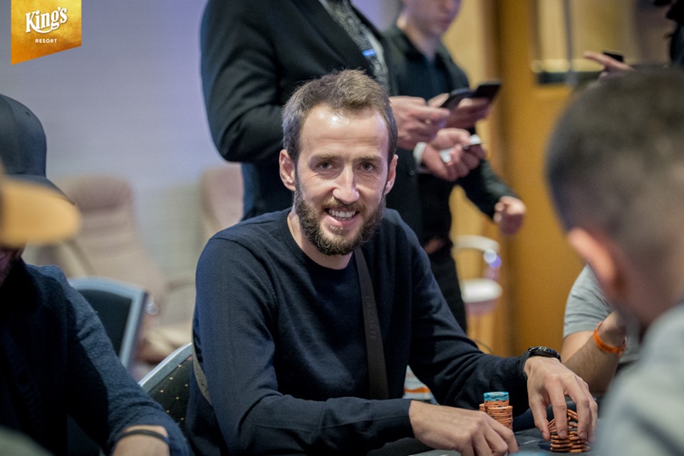 Nedělní party: Jakub Oliva u posledních dvou stolů WPT Playground Closeru